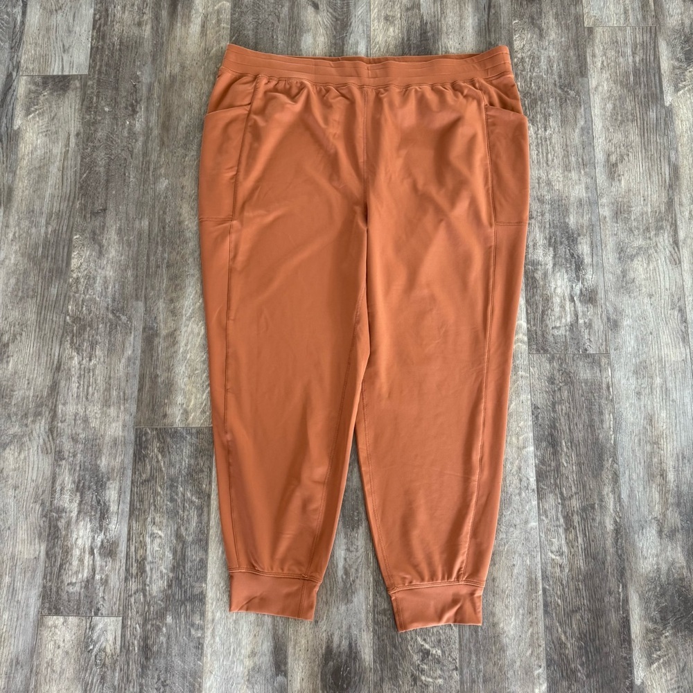 NWT! Fabletics On-The-Go Cold Weather Joggers - C… - image 6